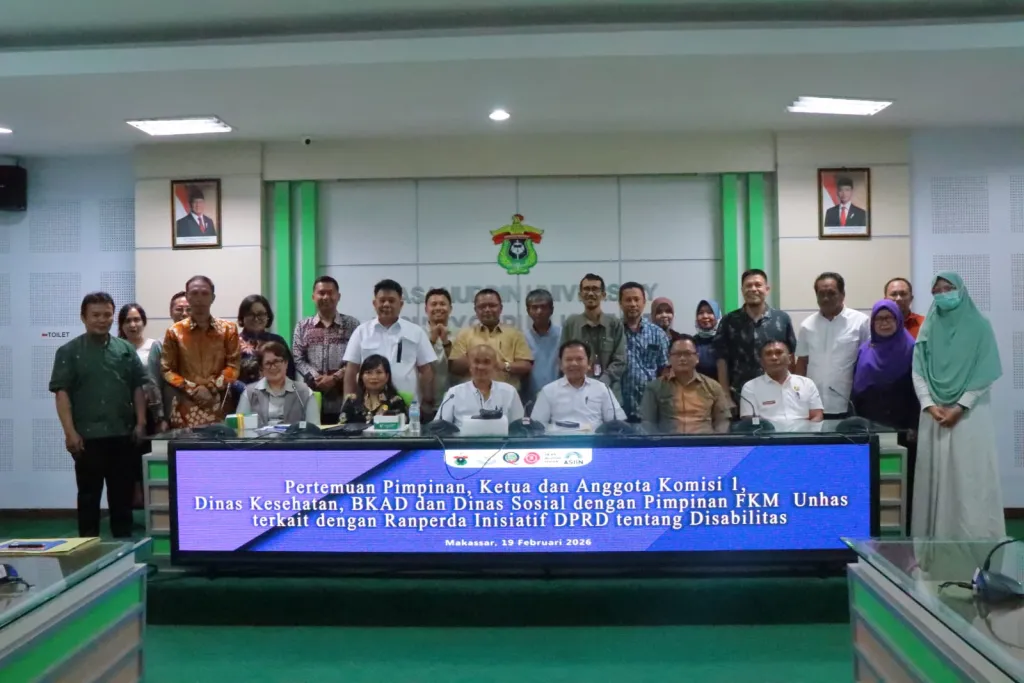 Pertemuan Pimpinan: Ketua dan Anggota Komisi I, Dinas Kesehatan, BKAD dan Dinas Sosial Kabupaten Toraja Utara dengan Pimpinan FKM Unhas terkait dengan Ranperda Inisiatif DPRD tentang Disabilitas.